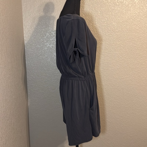 Black Express Romper - Picture 2 of 8